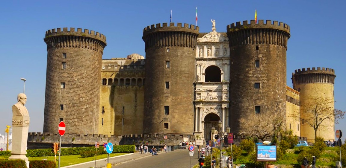MASCHIO ANGIOINO